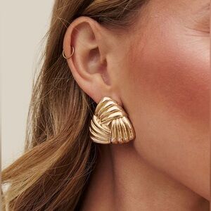 NWOT- Textured/Ribbed Triangle Gold Stud Earrings